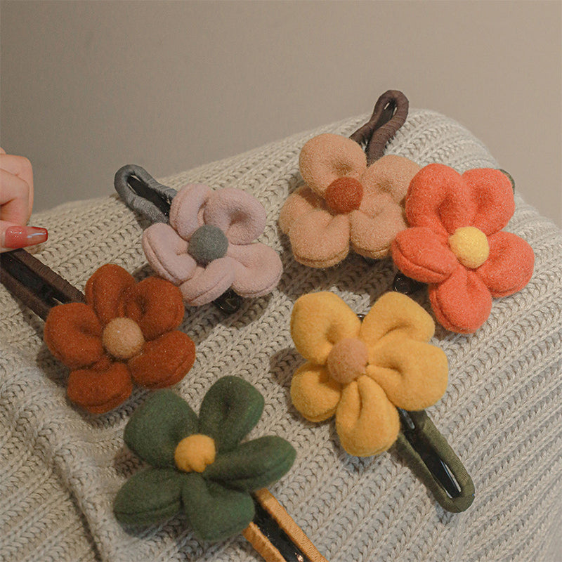 Elegante Plüschblumen-Haarspangen Karnz