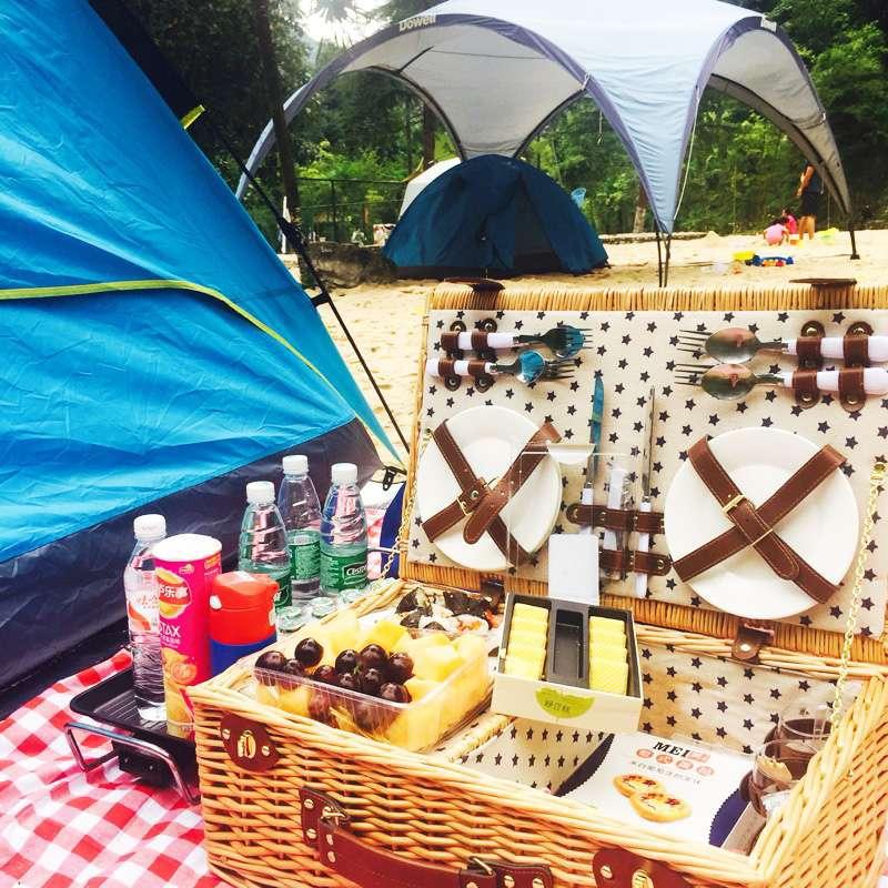 Damen Picknickkorb mit integriertem Geschirrset und praktischem Tragegurt Karnz