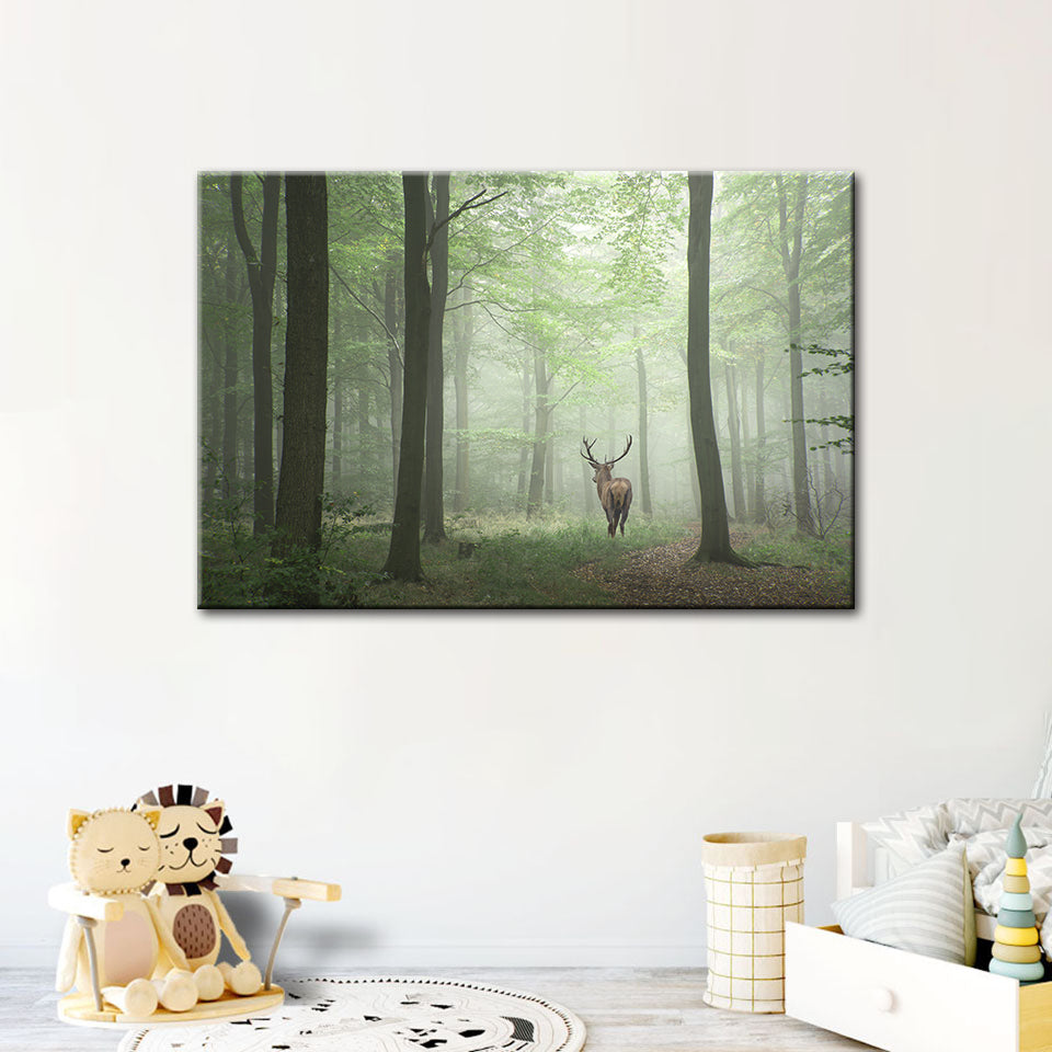 Mystischer Hirsch im Wald – Leinwanddruck