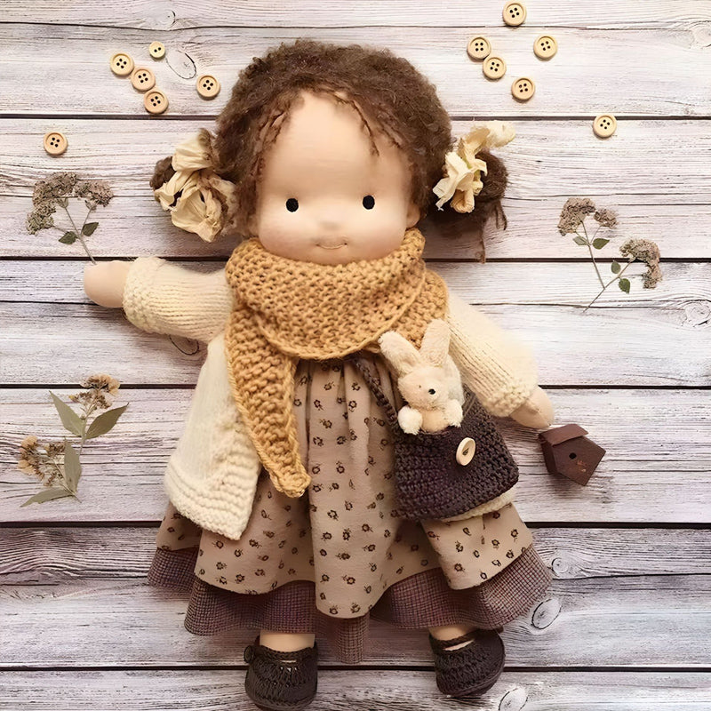 Karnz | Handgefertigte Waldorfpuppe | Naturmaterialien & Schadstofffrei | Pädagogisches Stoffspielzeug | Hypoallergen & Bio-Qualität | 30cm Kuschelpuppe
