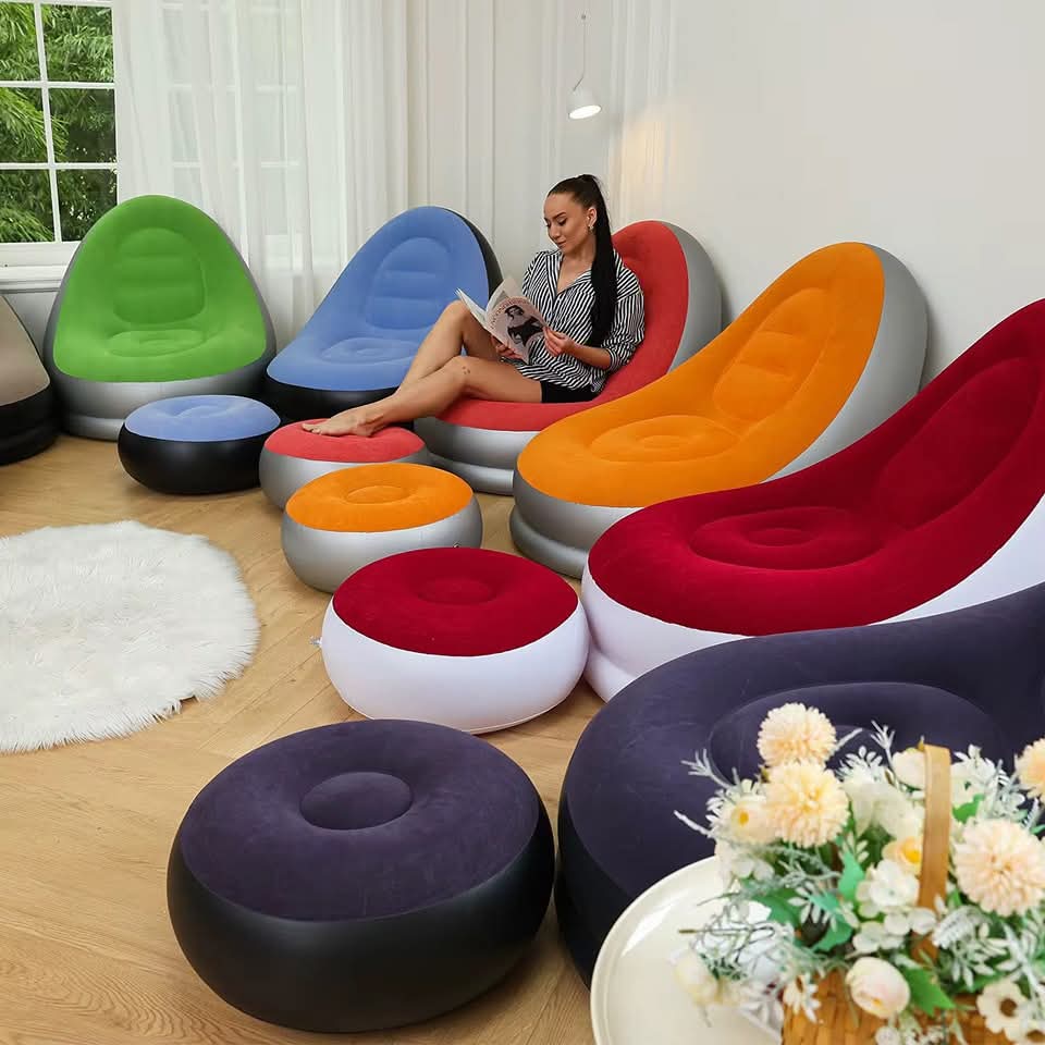 Fauler Sofa mit Fußstütze