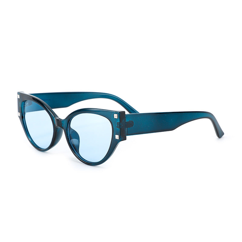 Damen trendige Cat-Eye Sonnenbrille mit glamourösen Akzenten Karnz