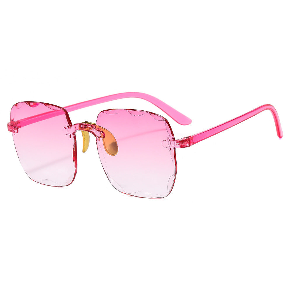 Damen oversized Sonnenbrille mit einzigartigen Designelementen Karnz