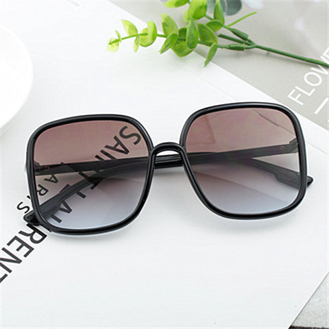 Damen quadratische Designerbrille mit modernem Muster Karnz