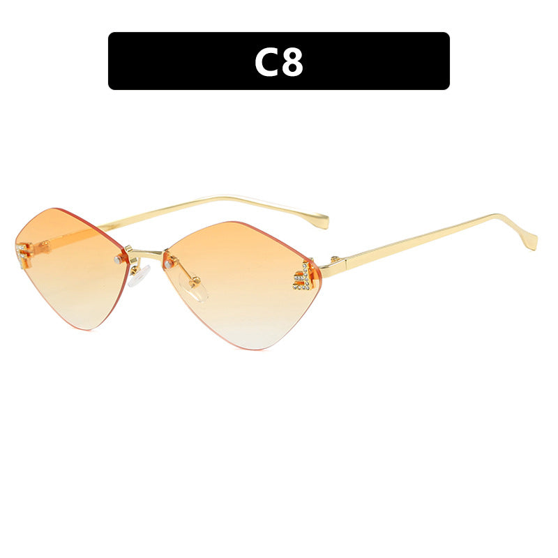 Damen geometrische Sonnenbrille im extravaganten Design mit gradienten Gläsern Karnz