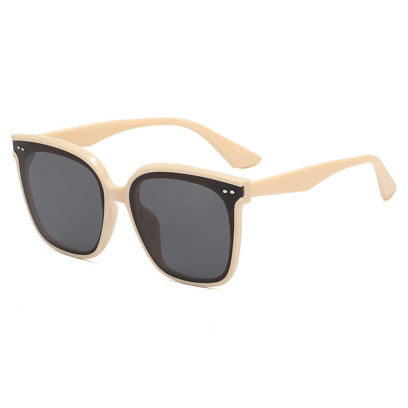 Damen modische Sonnenbrille mit auffälligem Rahmen und UV-Schutz Karnz