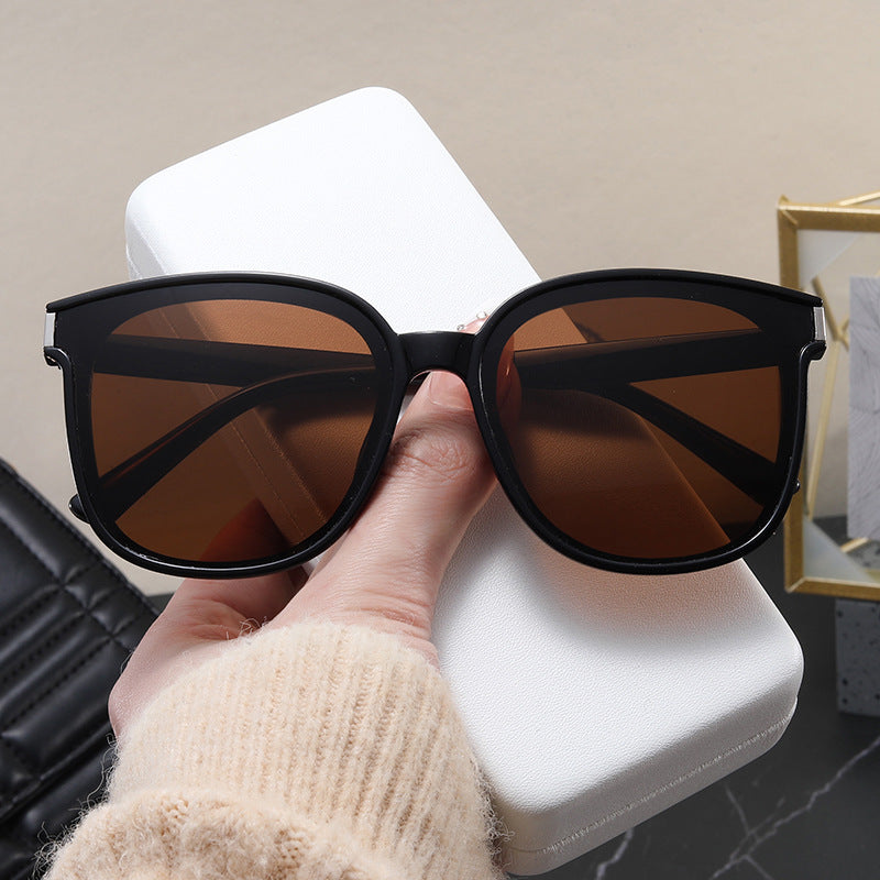 Damen stylische Sonnenbrille mit modischem Design Karnz