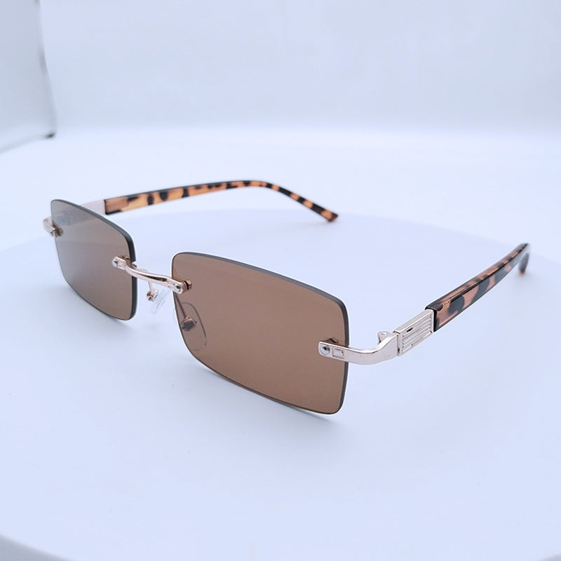 Damen modische rechteckige Sonnenbrille mit einzigartigem Gestaltungsmerkmal Karnz