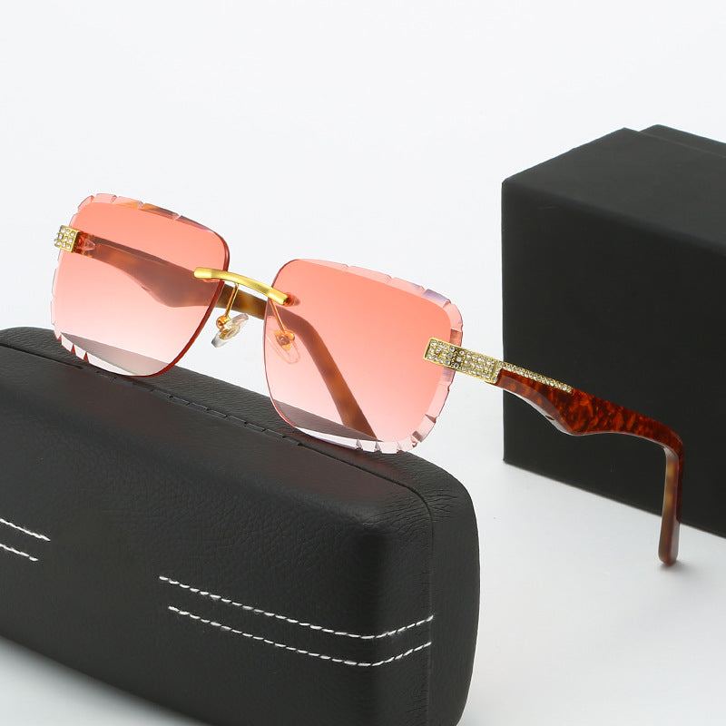 Damen Modische Sichtbrille mit luxuriösen Akzenten Karnz