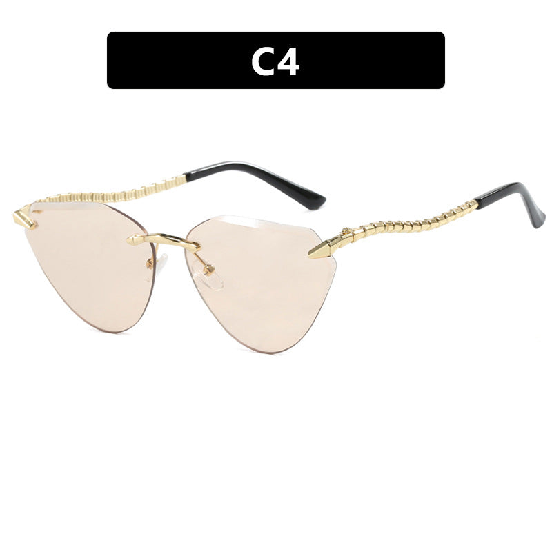 Damen Cat-Eye Sonnenbrille mit einzigartigem goldenen Rahmendesign und schützenden Gläsern Karnz