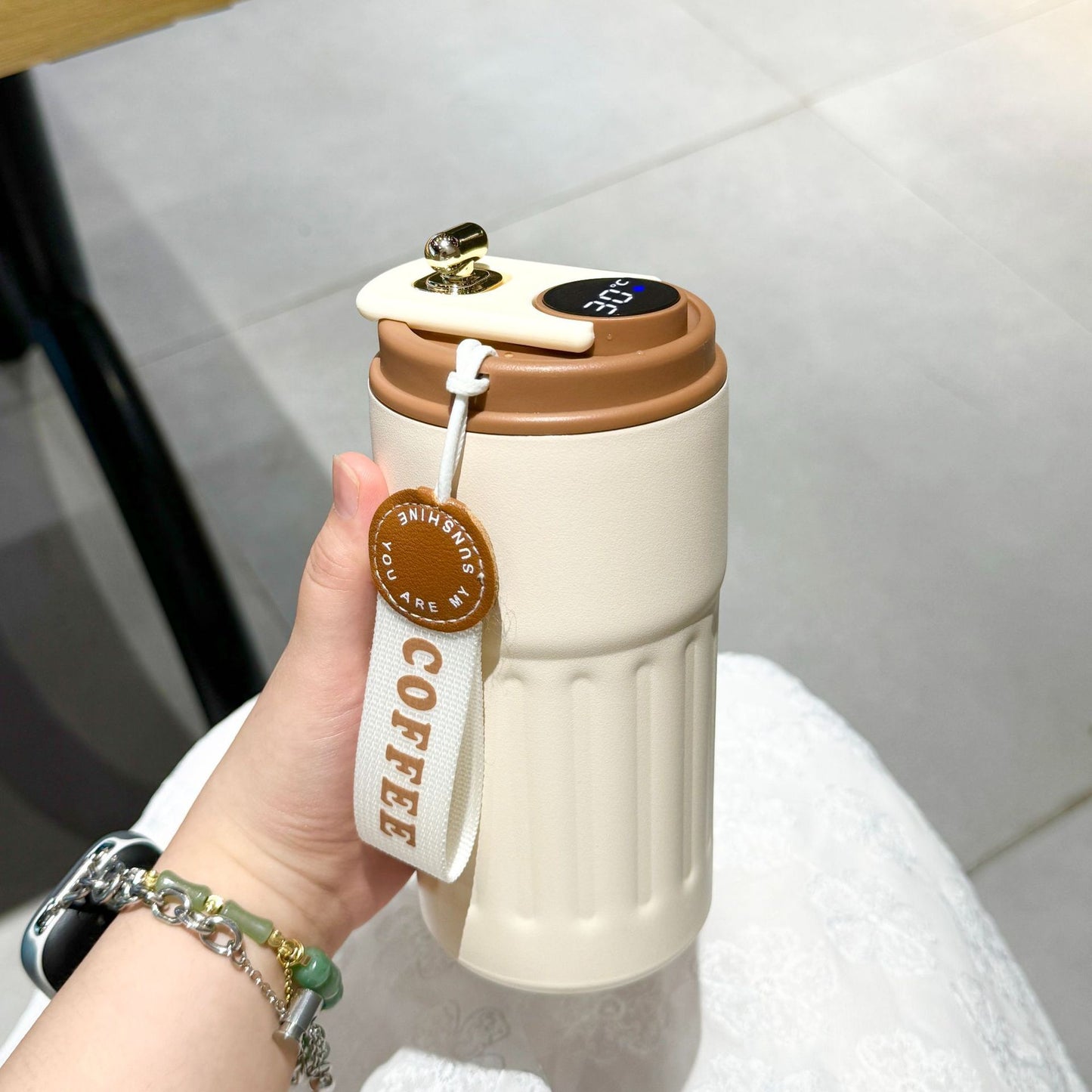 Damen stilvolle und innovative Kaffeetasse Karnz