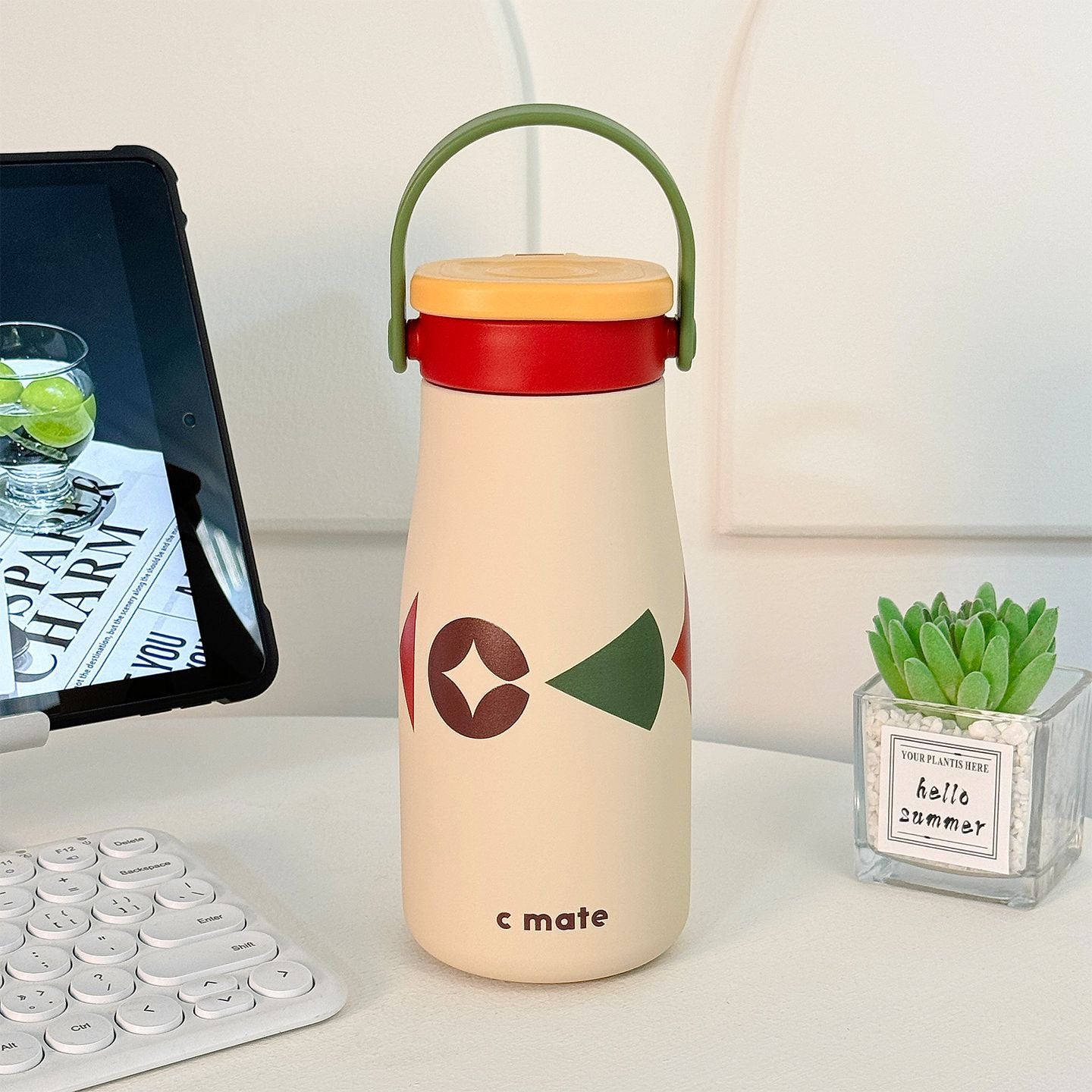 Damen Isolierte Trinkflasche mit praktischem Trageriemen Karnz