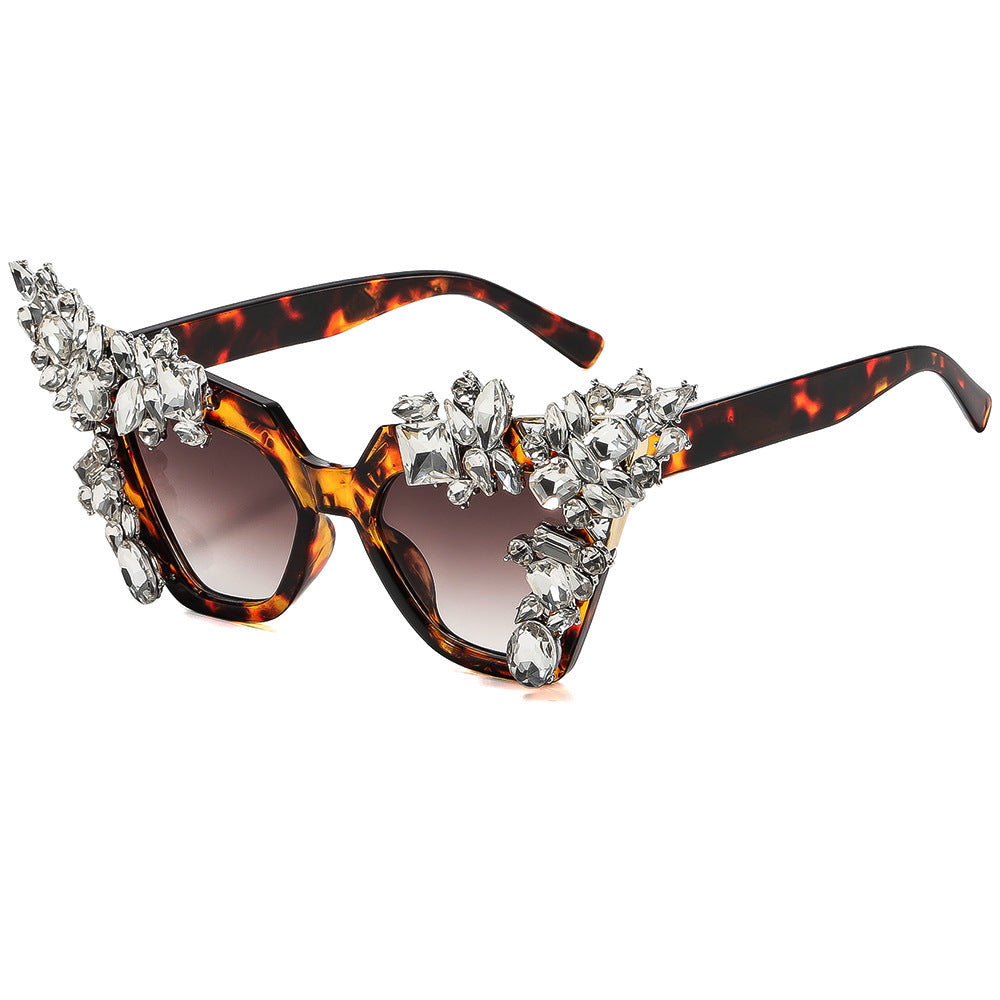 Damen glamouröse Cat-Eye-Sonnenbrille mit extravagantem Kristallbesatz Karnz