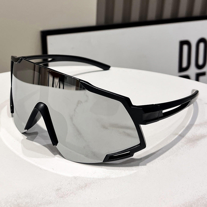 Herren Sportliche Rennbrille mit ergonomischem Design Karnz