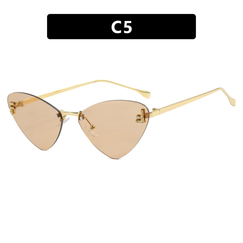 Damen extravagante Cat-Eye Sonnenbrille mit funkelnden Details Karnz