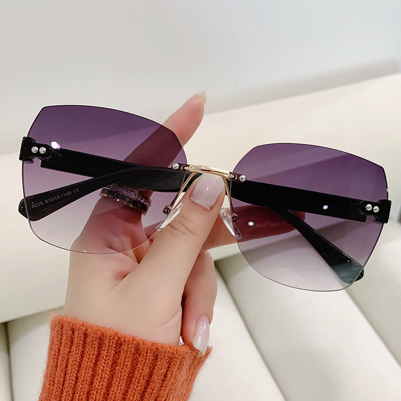 Damen Modische Schildpatt-Sonnenbrille mit goldenen Akzenten Karnz