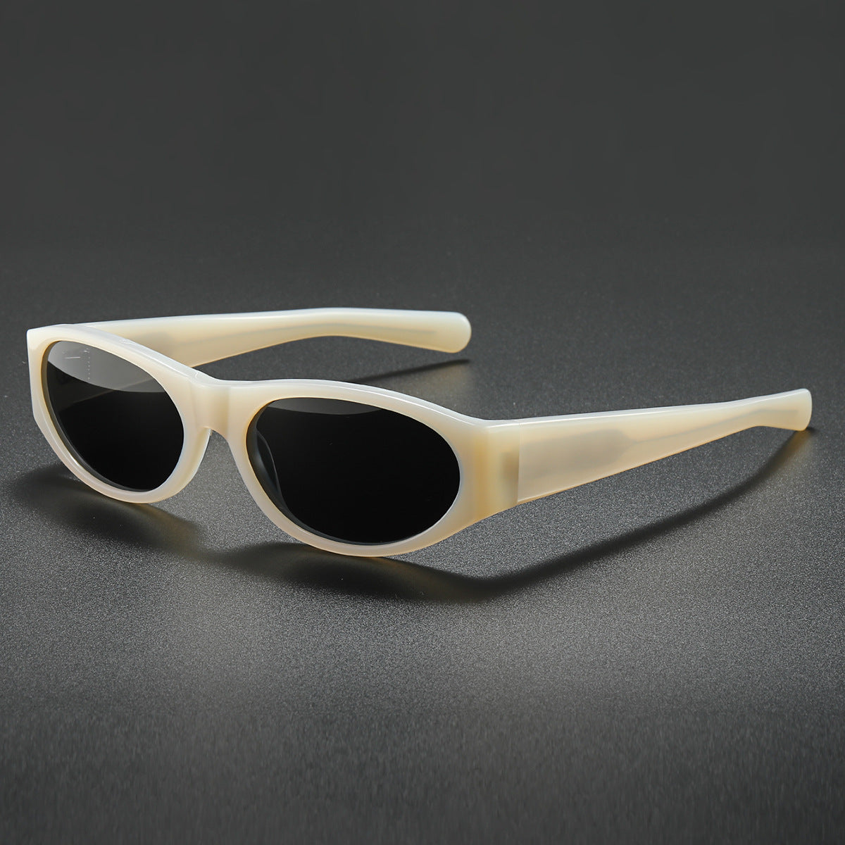 Damen elegante modische Sonnenbrille mit leichtem Rahmen Karnz