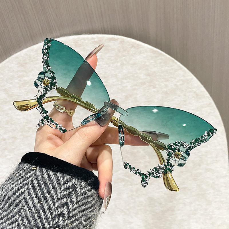 Damen extravagante Sonnenbrille mit Kristallverzierungen Karnz