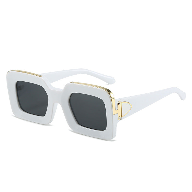 Damen quadratische Sonnenbrille mit luxuriösem Design und goldenen Akzenten Karnz