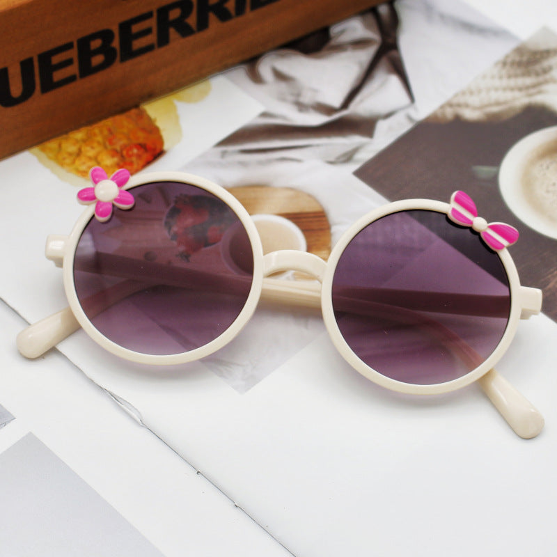 Damen Sonnenbrille mit verspielten Blumenakzenten Karnz