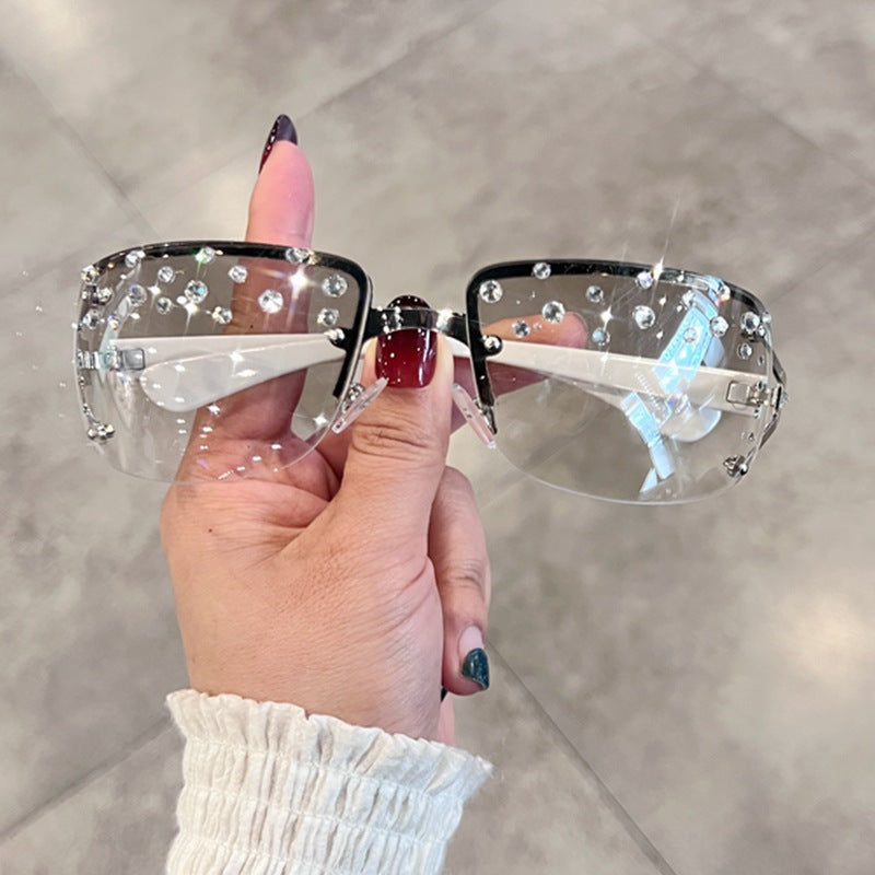 Damen Designer-Sonnenbrille mit funkelnden Strass-Akzenten Karnz