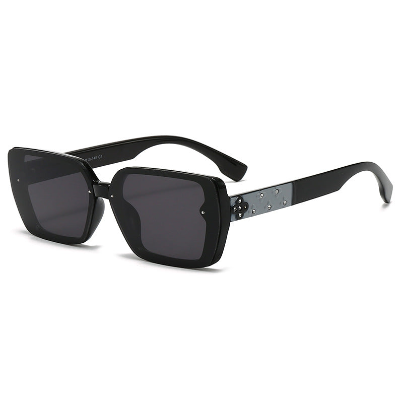Damen Sonnenbrille mit extravaganten Schmuckdetails Karnz
