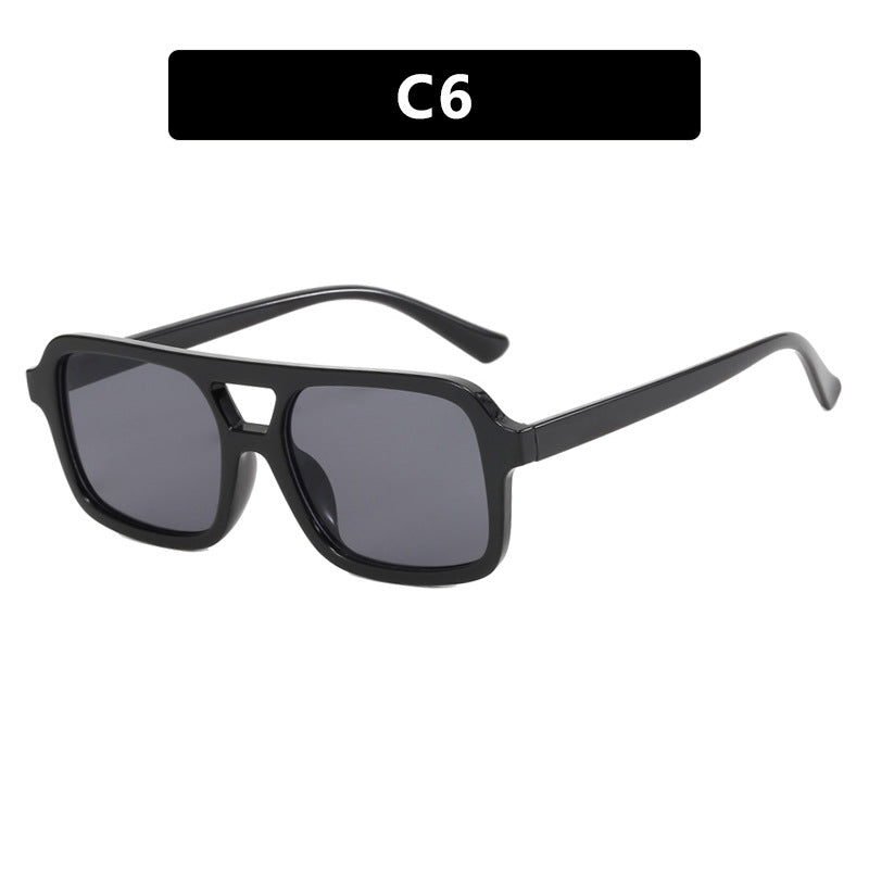Damen moderne quadratische Sonnenbrille mit schützendem UV-Filter und transparentem Rahmen Karnz