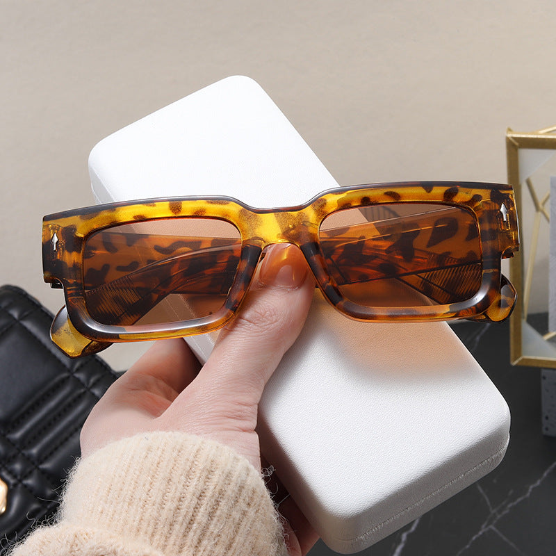 Damen Modische rechteckige Sonnenbrille mit hochwertigen Gläsern Karnz