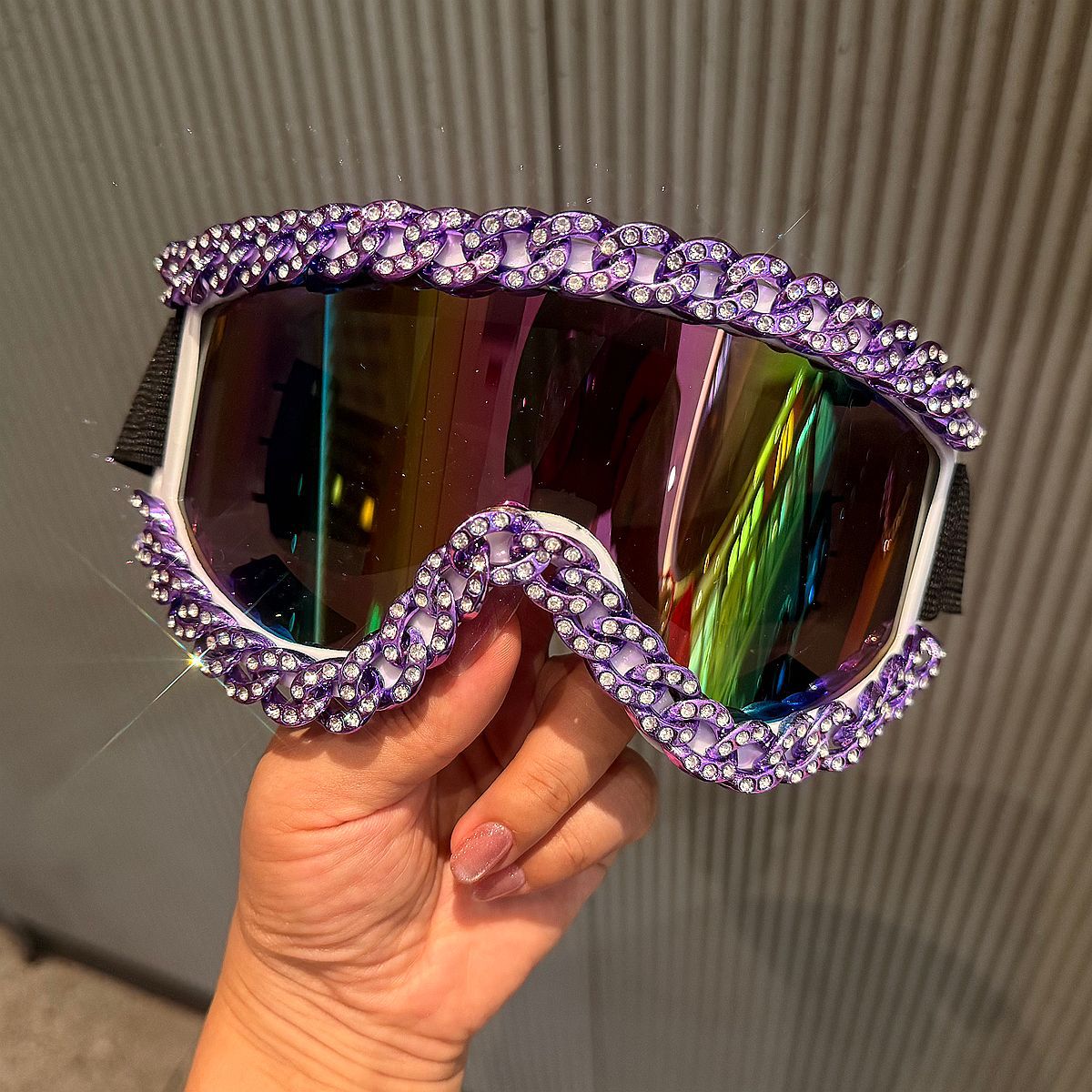 Damen Sportlich elegante Skibrille mit strassverziertem Rahmen Karnz
