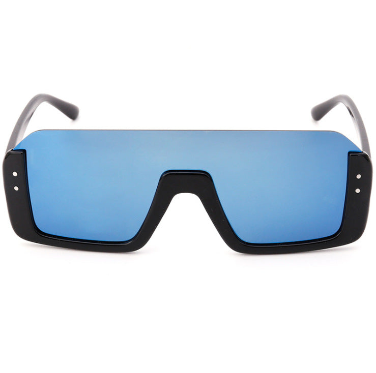 Damen Sportliche Shield-Sonnenbrille mit modernem Design Karnz