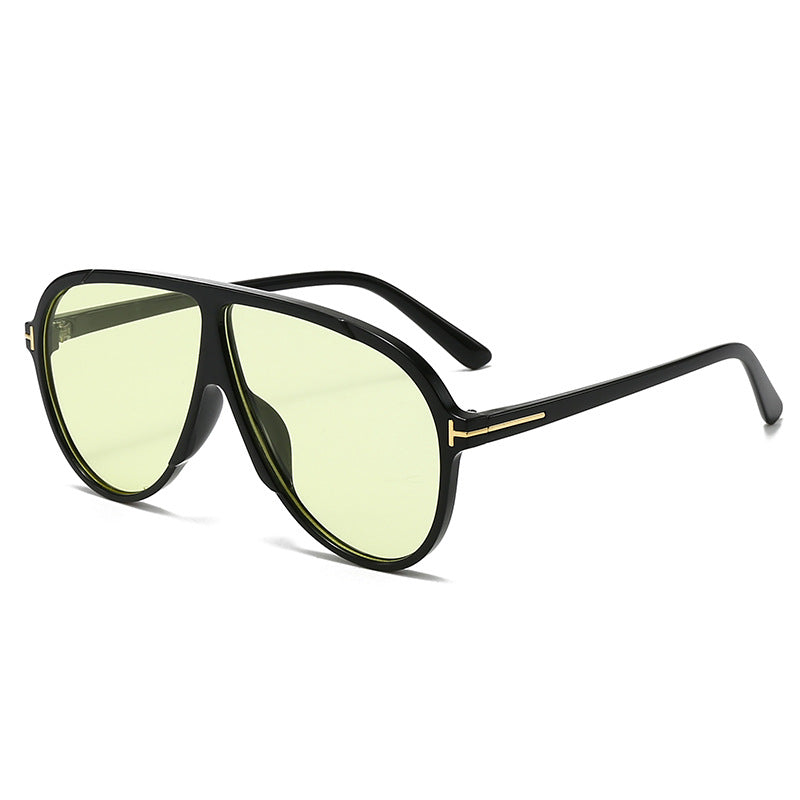 Damen große Sonnenbrille mit modernem Design und schützenden Gläsern Karnz