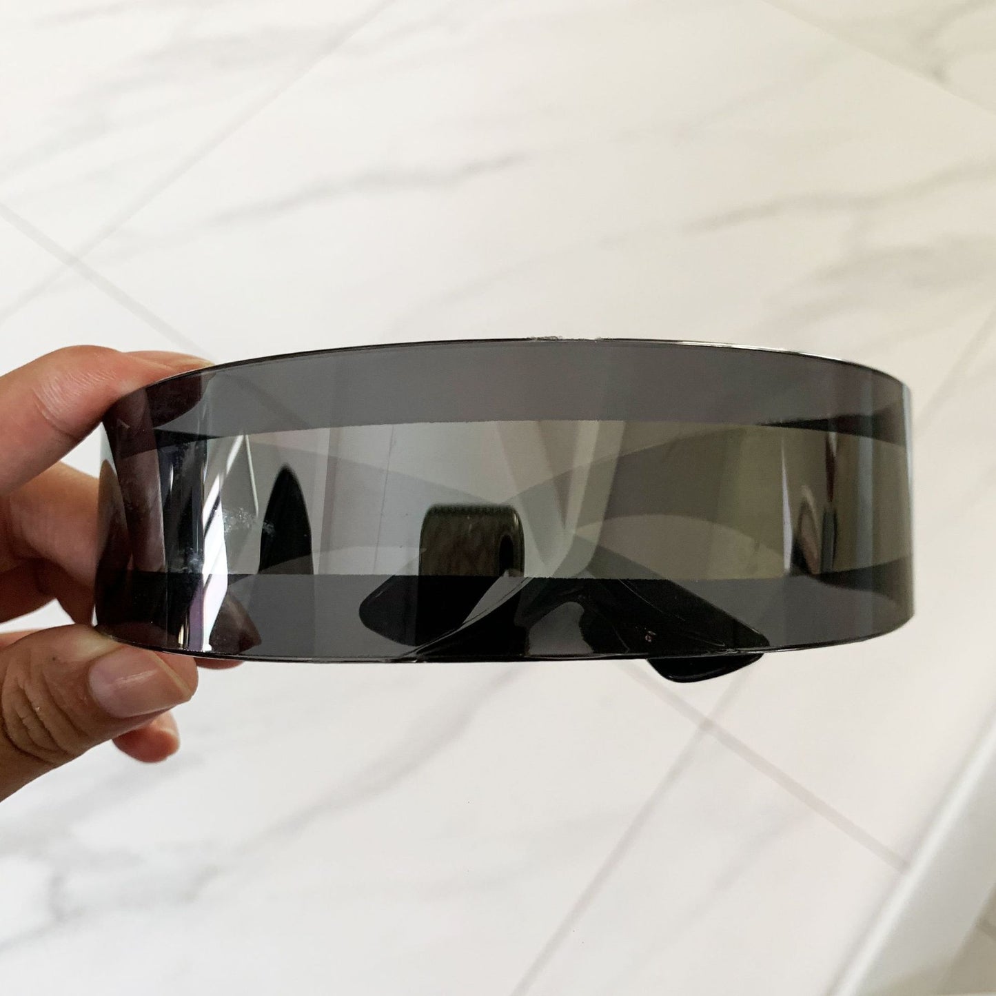 Damen futuristische visierähnliche Sonnenbrille Karnz