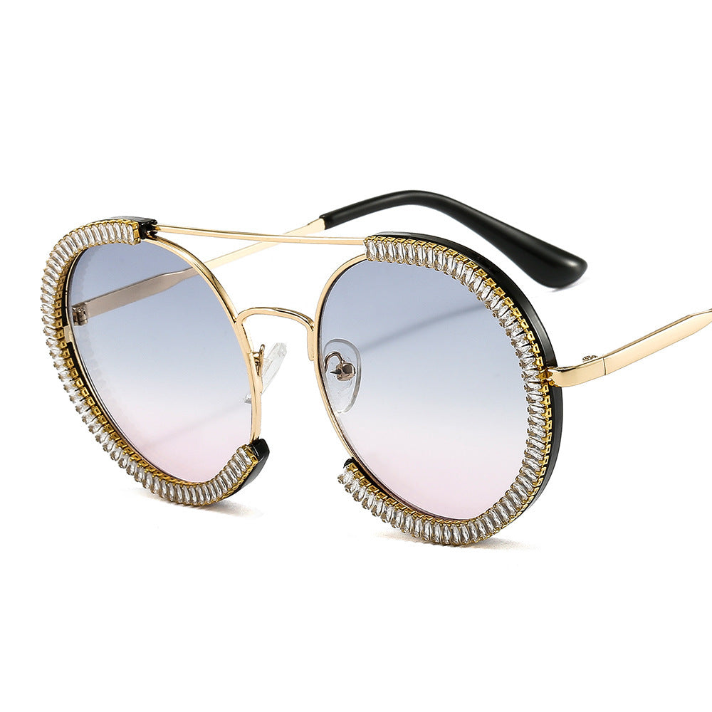 Damen Sonnenbrille mit glamourösem Rand und innovativem Design Karnz