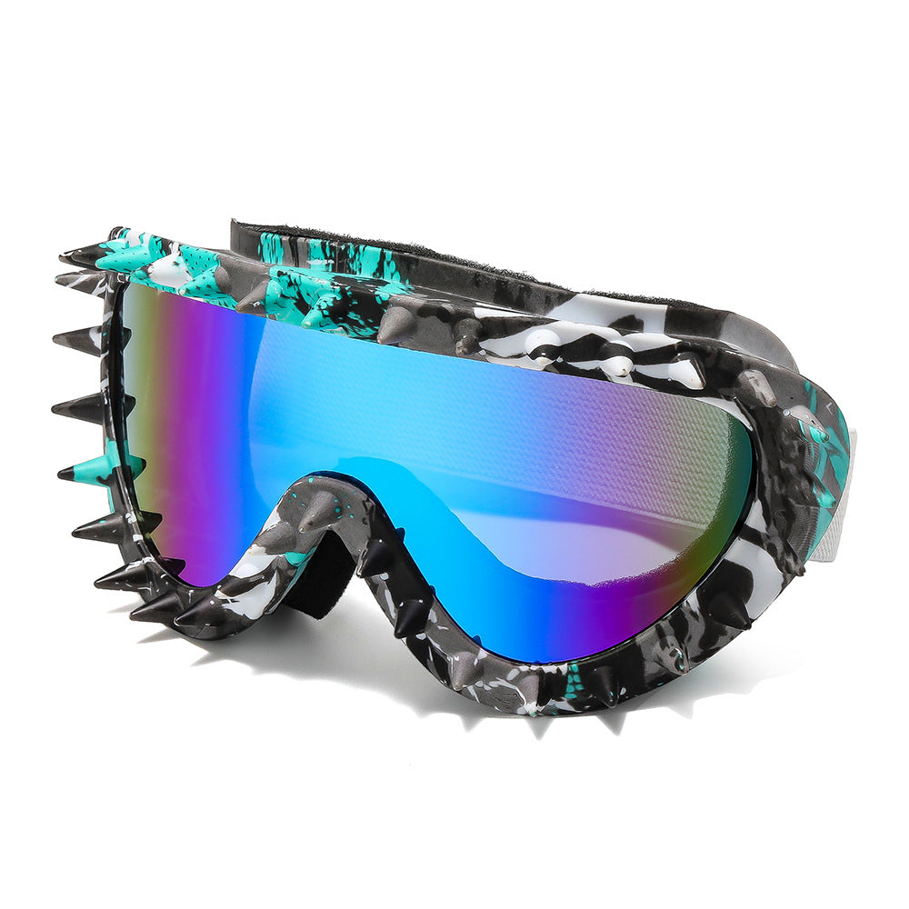 Damen stylische Schutzbrille mit markantem Spike-Design Karnz
