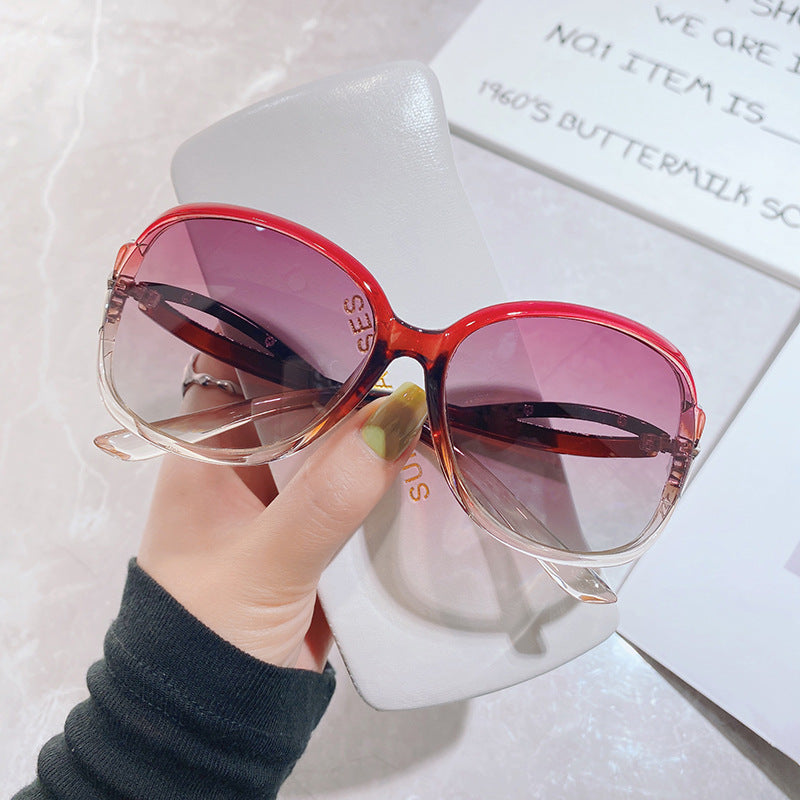 Damen oversized Sonnenbrille mit glamourösem Design Karnz