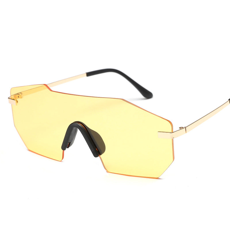 Damen Oversized-Sonnenbrille im futuristischen Design Karnz