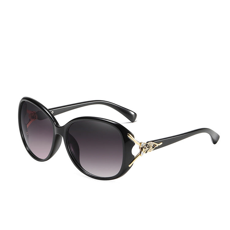 Damen Cat-Eye Sonnenbrille mit luxuriösen goldenen Akzenten Karnz