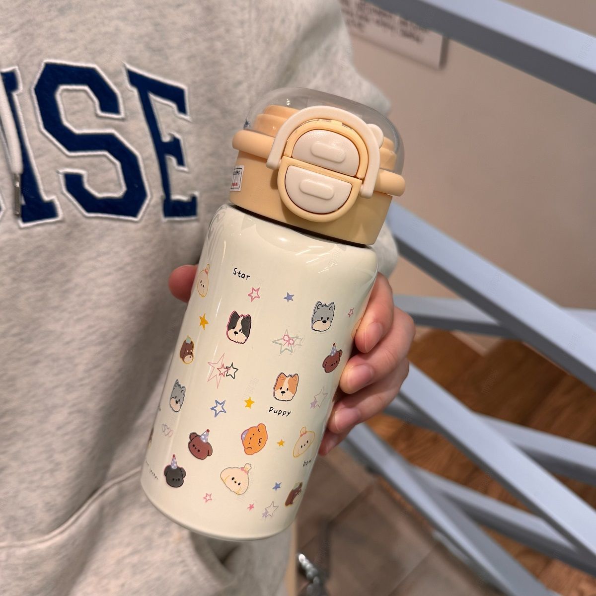 Damen lustige Trinkflasche mit sicherem Verschlusssystem Karnz