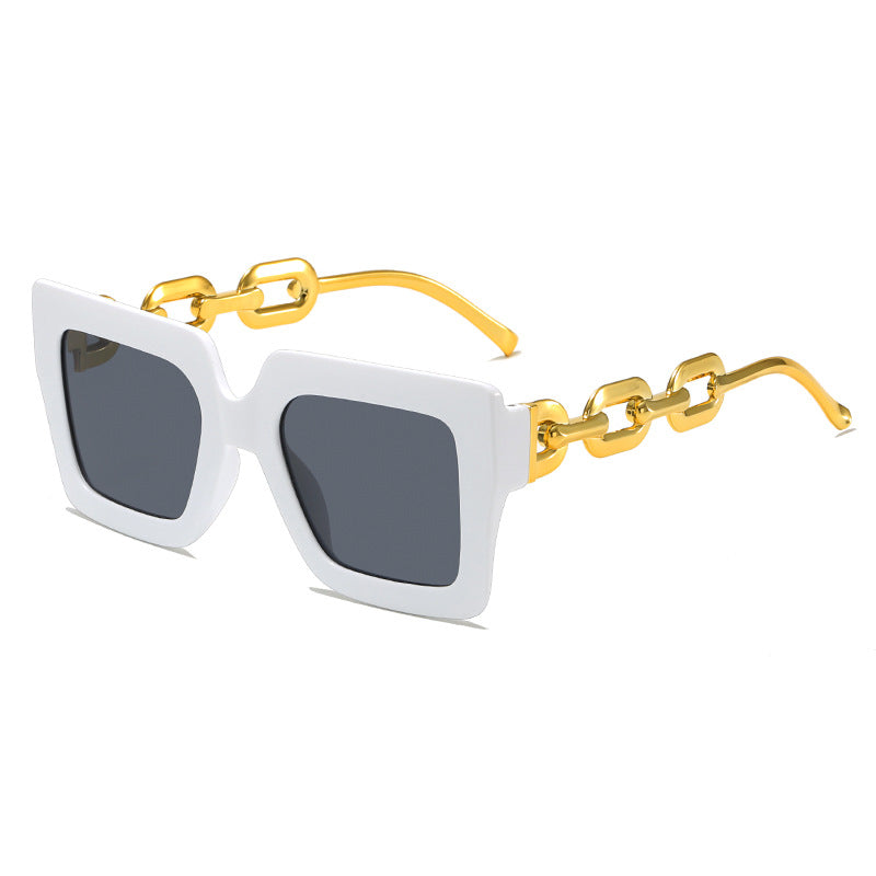 Damen Modische Sonnenbrille mit einzigartigem rechteckigen Rahmen und Kettendetails Karnz