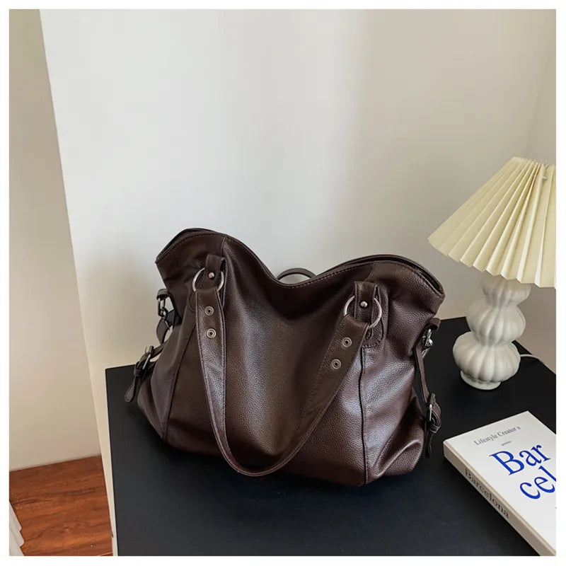 Althea Schultertasche mit großem Fassungsvermögen – Elegant & Funktional | Karnz