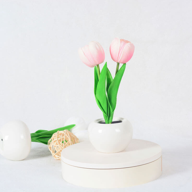Moderne, kreative LED-Tischleuchte in Tulpen-Pfingstrosen-Optik
