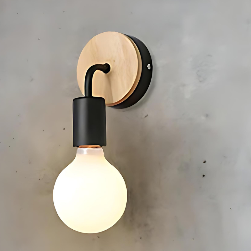 Nordische Wandlampe mit Glühbirne - Zeitlose Beleuchtung