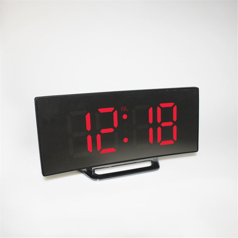 CurveTime Digitaler Wecker – Kompakter Wecker mit gekrümmtem Display und modernem Design | Karnz