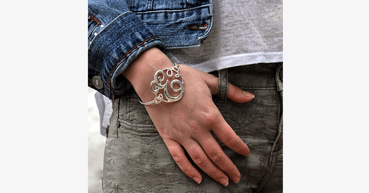 Das neue trendige Armband mit Monogramm und Initialen