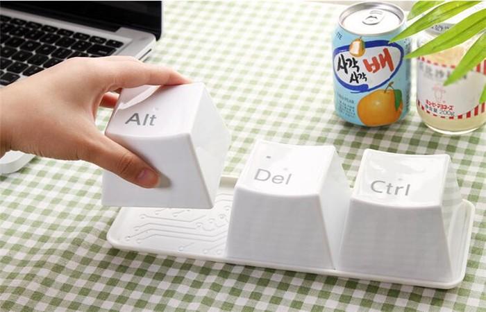 Ctrl Alt Del Tee- und Kaffeetassen | Karnz