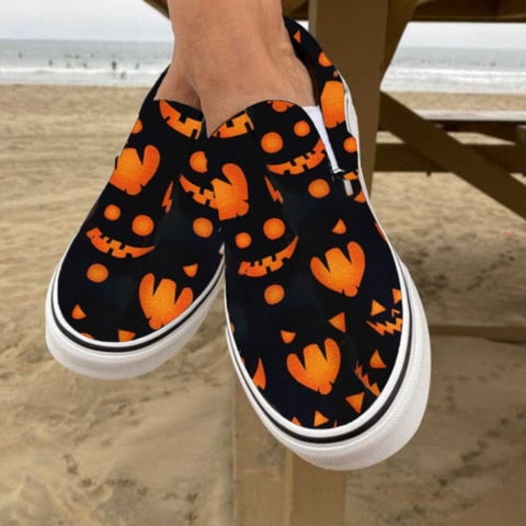 Lässige Slipper aus Leinen mit Totenkopf