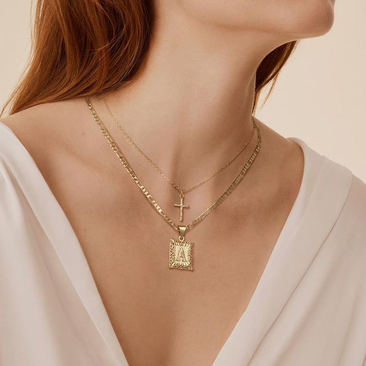 Karnz | 2pc 14k Initialen & Kreuz Anhänger Set