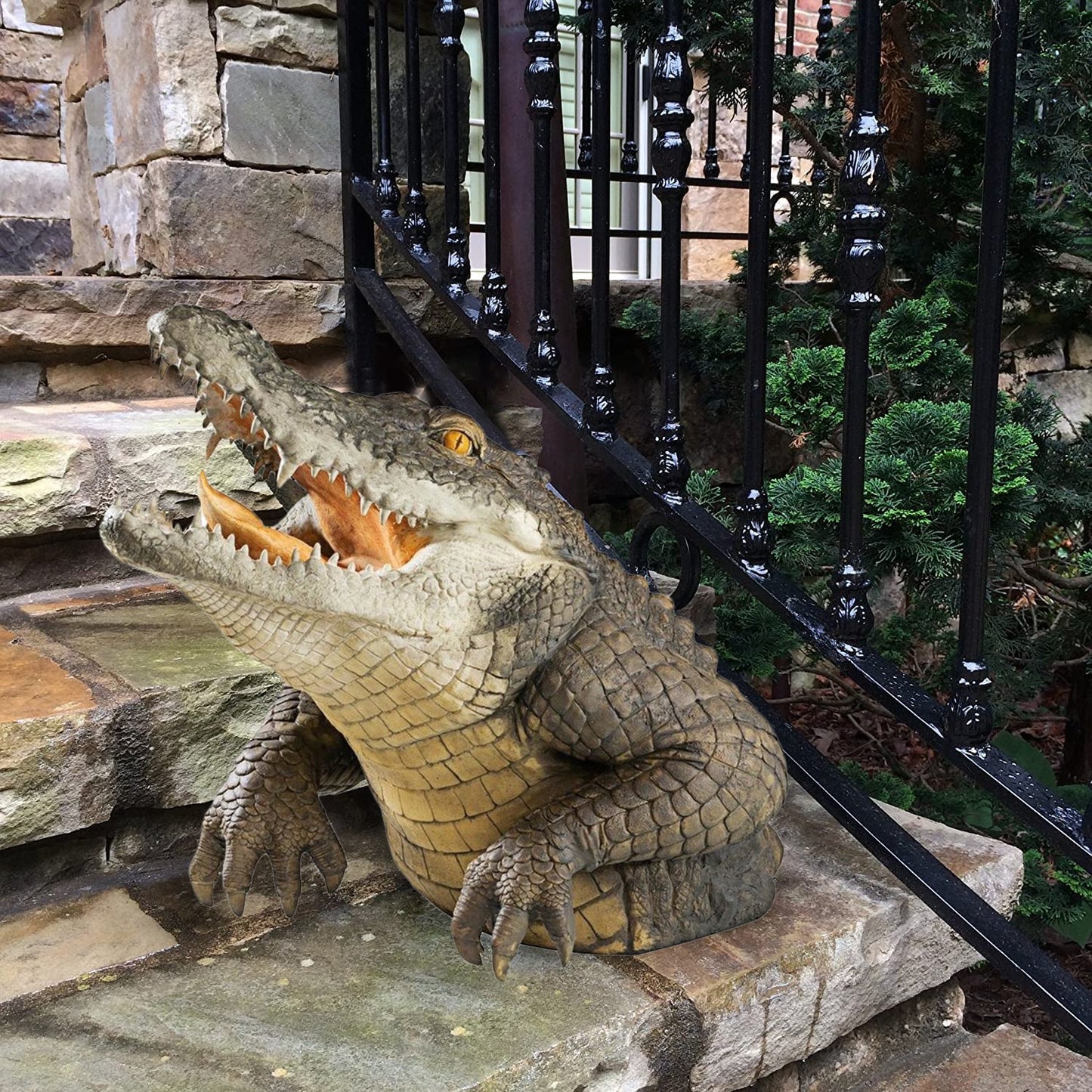Garten-Sumpf-Alligatorstatue