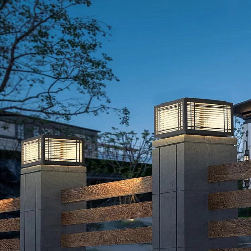 Traditionelle chinesische quadratische Aluminium-Glas 1-Licht Post Kopf Licht für Garten | Karnz