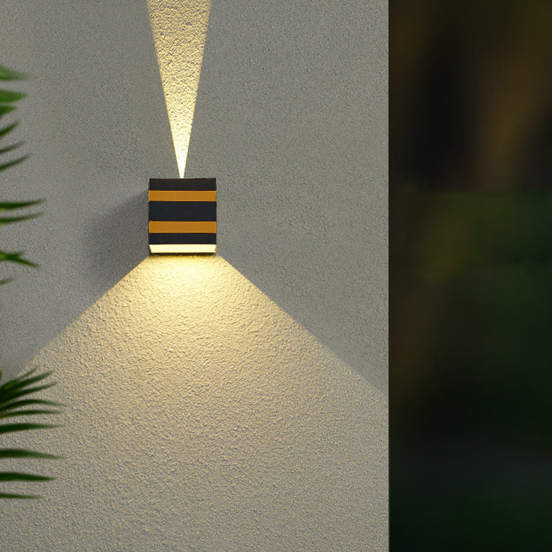 Outdoor Minimalistische Quadratische Würfel Aluminium Wasserdichte LED Wandlampe | Karnz